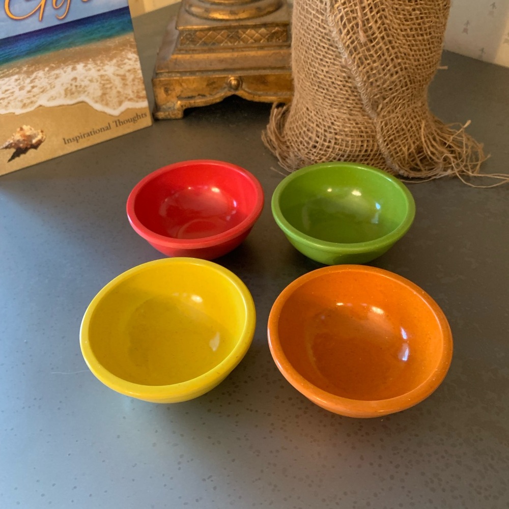 4 Home Presence PINCH bowls, great for measuring or prep work. MELAMINE.